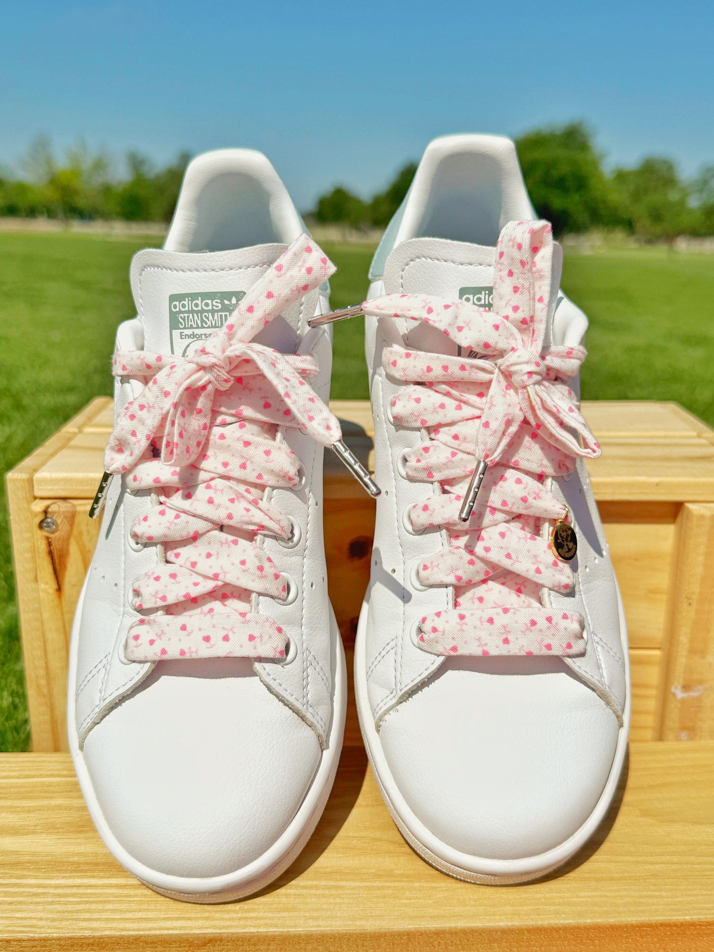 White with Pink Hearts Laces 🩷